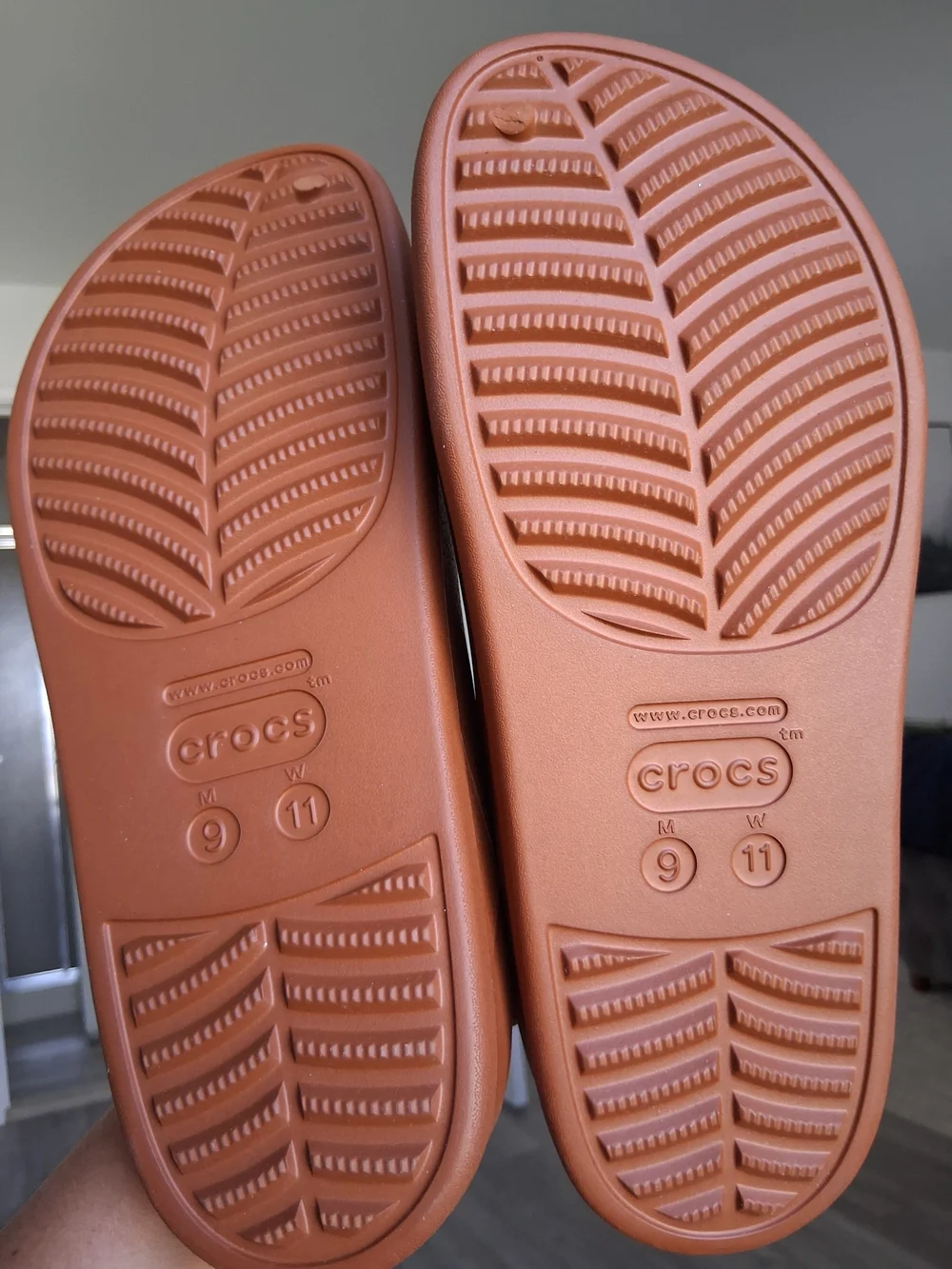 CROCS Dylan Cognac Brown Slip-On Clogs Women's Size 11 Men's Size 9 Waterproof